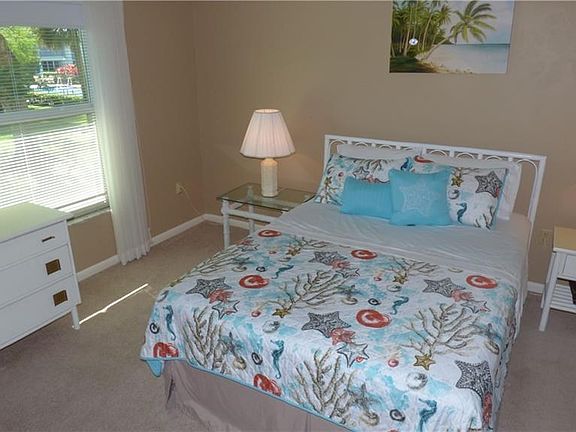 4th image of 325 Charlemagne Blvd #203C