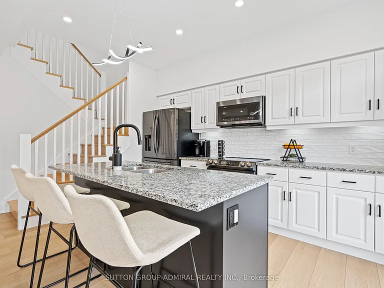 1026 Wright Dr — Photo 6