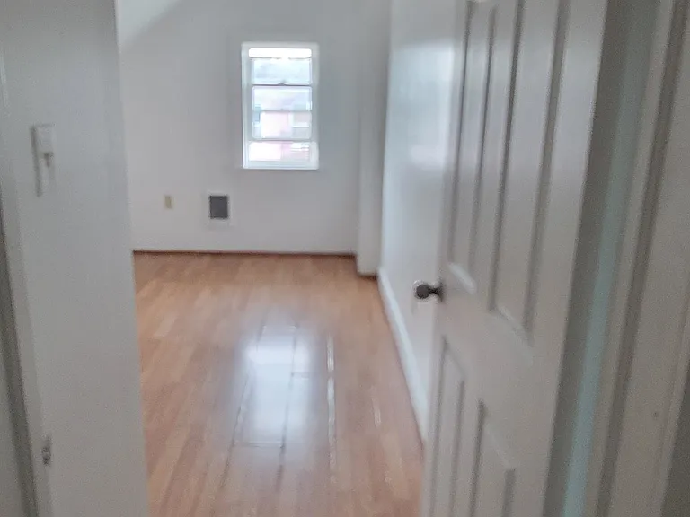 129 N Manhattan Ct #3 — Photo 6