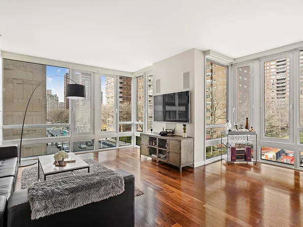 261 W 28th St APT 4B, New York, NY 10001