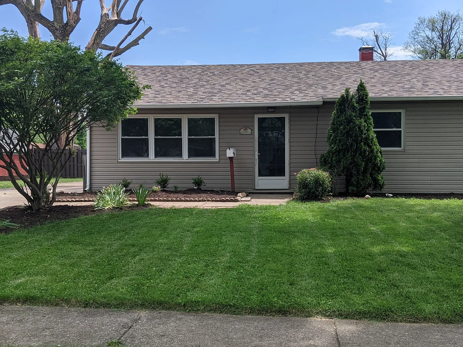 3 bed, 1075 sqft, $1,495 — Photo 2