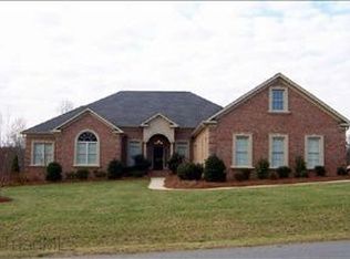 4909 Robdot Dr, Oak Ridge, NC 27310