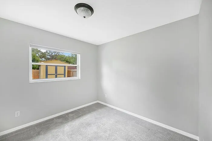 721 Holly Ter — Photo 20