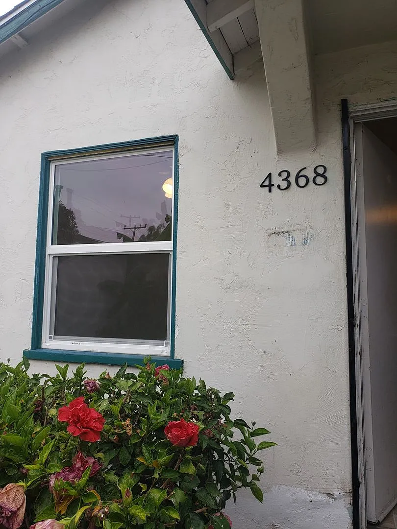 4230 — Photo 1