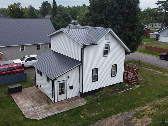 3rd image of 132 Center St