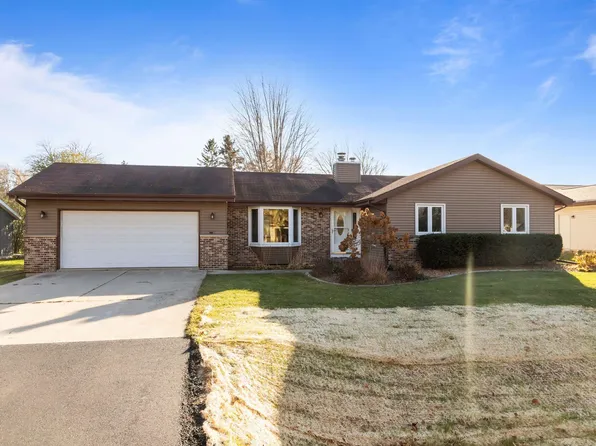 1697 Margeo Dr, Neenah, WI 54956