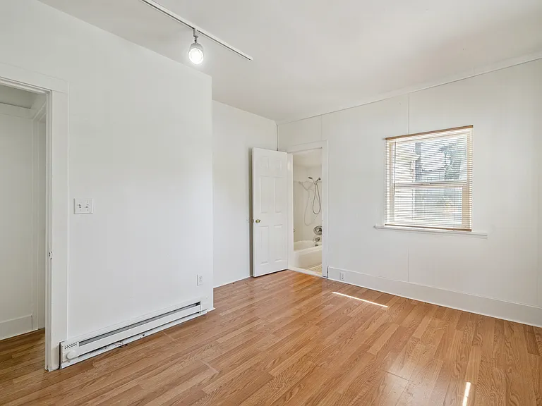 848 NE 92nd St — Photo 22