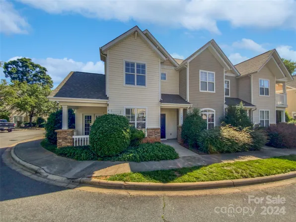 14909 Scothurst Ln, Charlotte, NC 28277