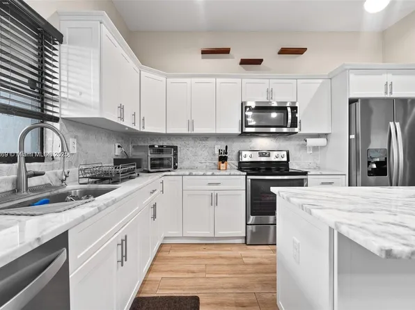 9265 NW 16th St, Pembroke Pines, FL 33024