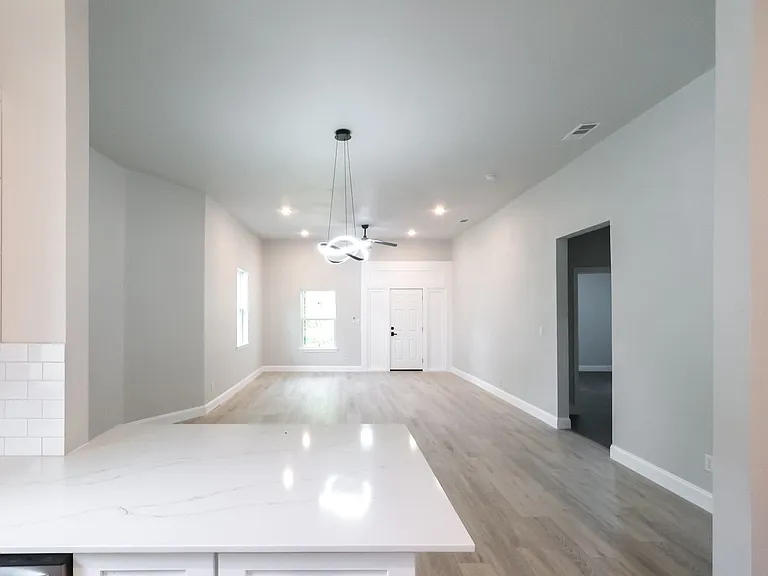 2303 Walworth St — Photo 19