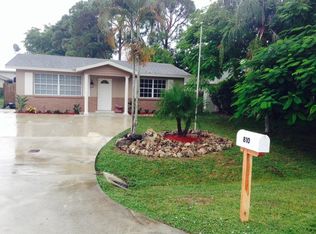 810 109th Ave N, Naples, FL 34108