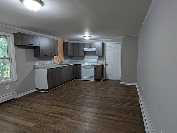 3rd image of 112 Cherry Ann St #112
