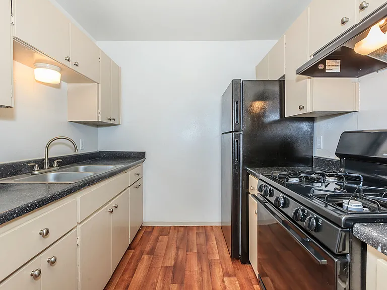 Tower South Apartments — Photo 9