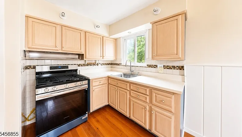 3 bed, 2.0 bath, $3,000 — Photo 3