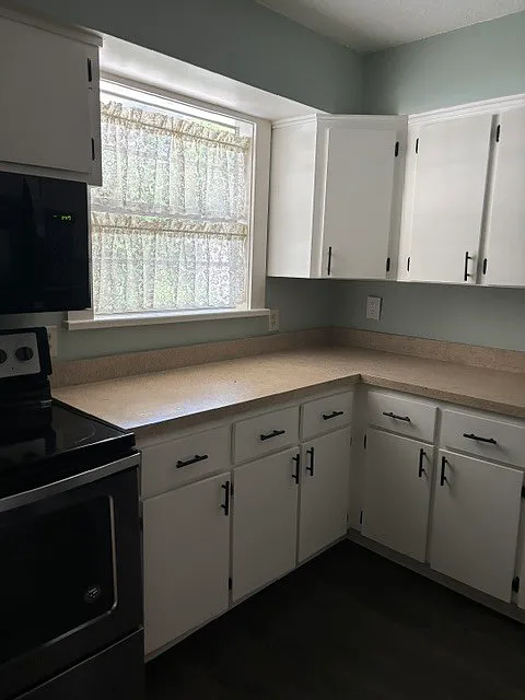 3 bed, 2.0 bath, $1,575 — Photo 2