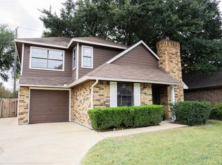 17 Regency Ln, Houston, TX 77088