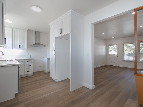 New appliances being placed.