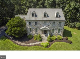 2 Forest Glen Dr, Chester Springs, PA 19425