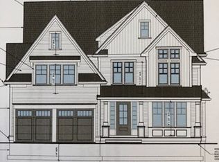 13 Roscoe St, Needham Heights, MA 02494