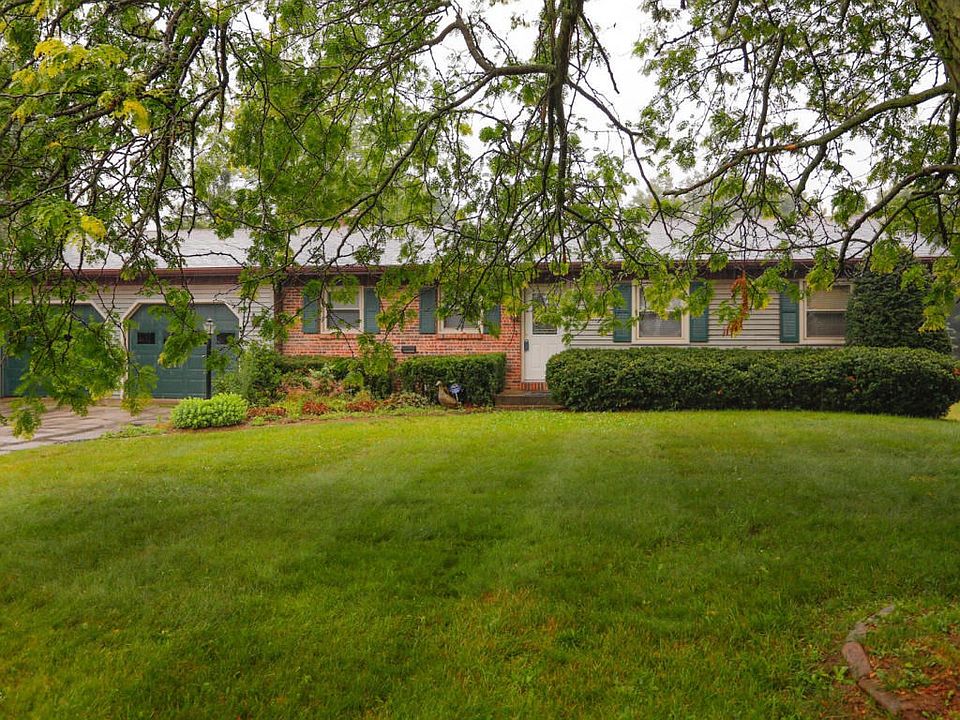 15972 15 Mile Rd-101