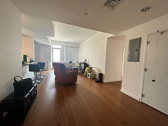 5th image of 4026 College Point Blvd Ph 1M