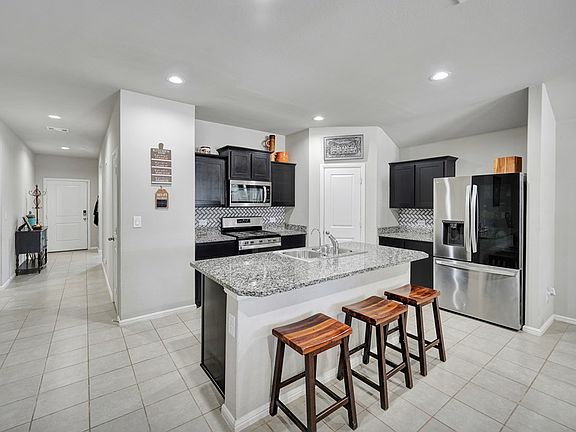 4th image of 7003 Adenium Rd