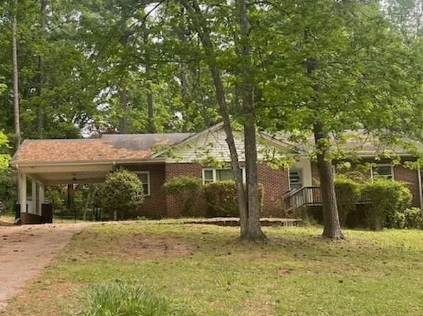 718 N Vance St, Sanford, NC 27330
