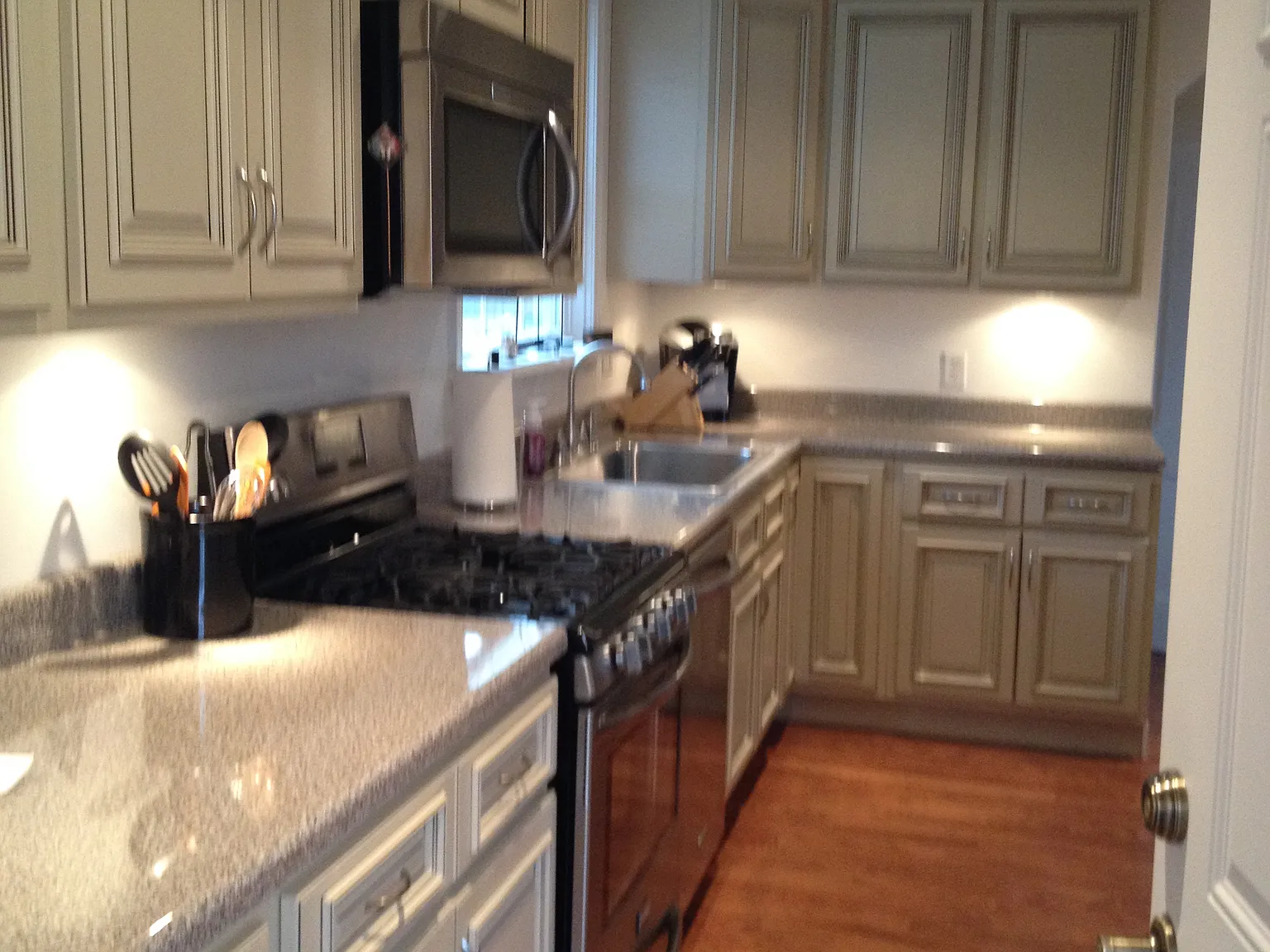 718 Floyd Ave — Photo 3