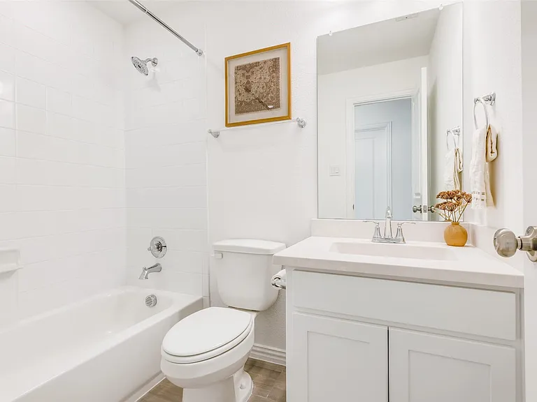 4221 Sandhills Ln — Photo 23