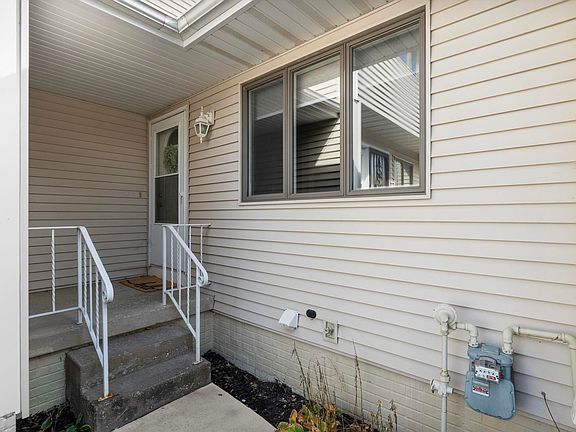 3rd image of 3461 Cedarview Ct