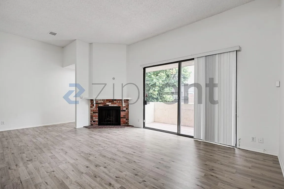 3 bed, 2.5 bath, 1751 sqft, $4,050 — Photo 4