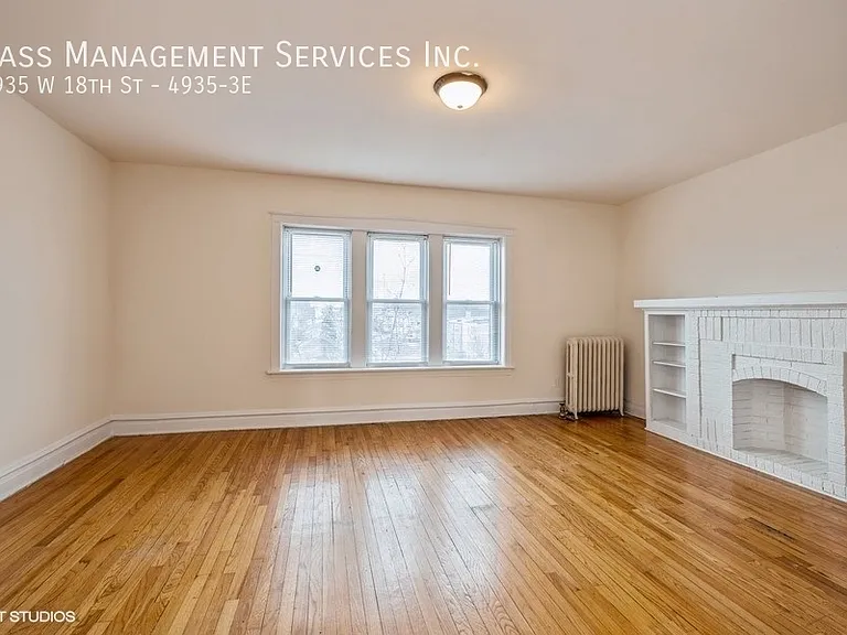 4935 W 18th St #3E — Photo 3