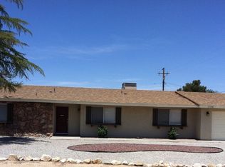 21064 Sioux Rd, Apple Valley, CA 92308