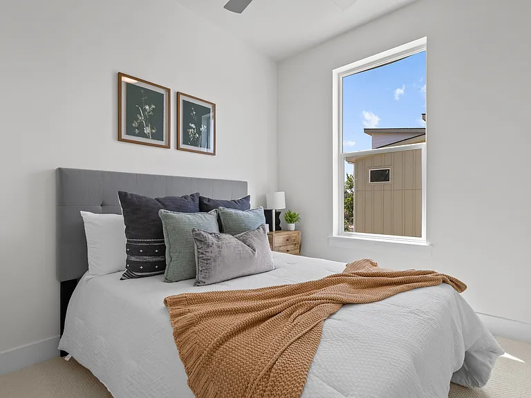 509 E Violets Cove Ln — Photo 23