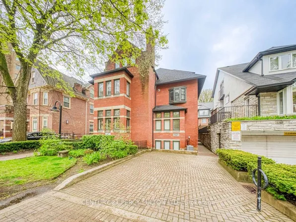 228 Saint George St #Townhouse 15, Toronto, ON M5R 2N5