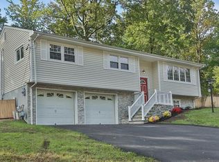 36 Adams Ct, Pearl River, NY 10965