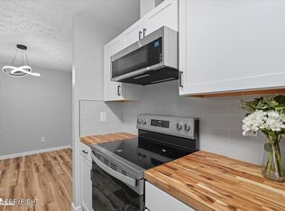 1250 Golden Berry Ave, Anchorage, AK 99515