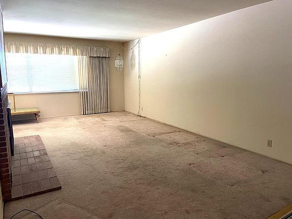 3rd image of 328 Eastmoor Ave