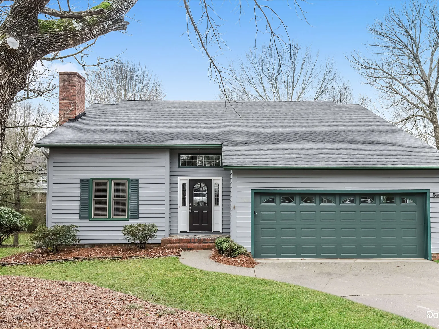3 bed, 2.5 bath, 2638 sqft, $2,265 — Photo 3