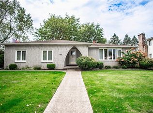 40 Old Stone Rd, Depew, NY 14043