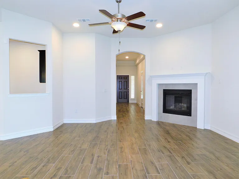 1321 Millican Ln — Photo 7