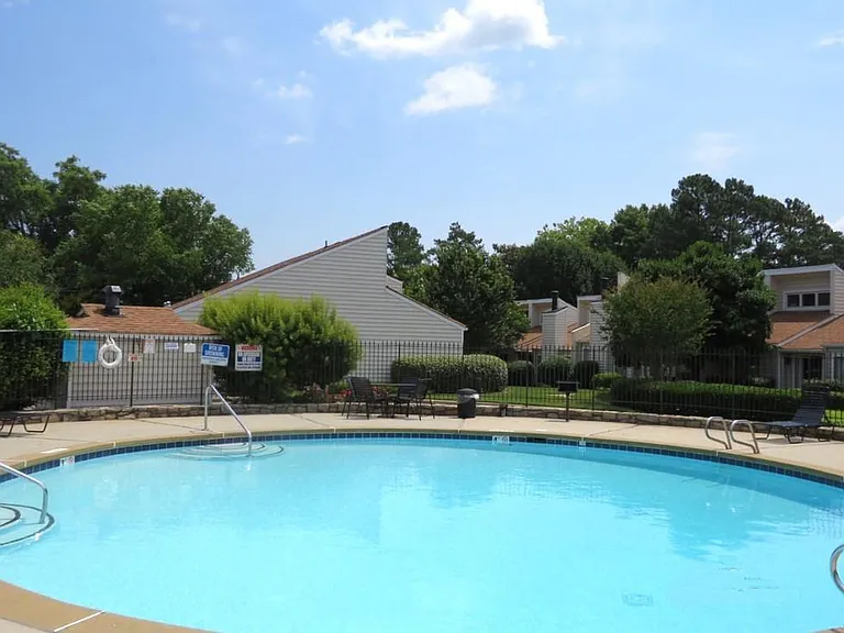 693 Serramonte Dr — Photo 17