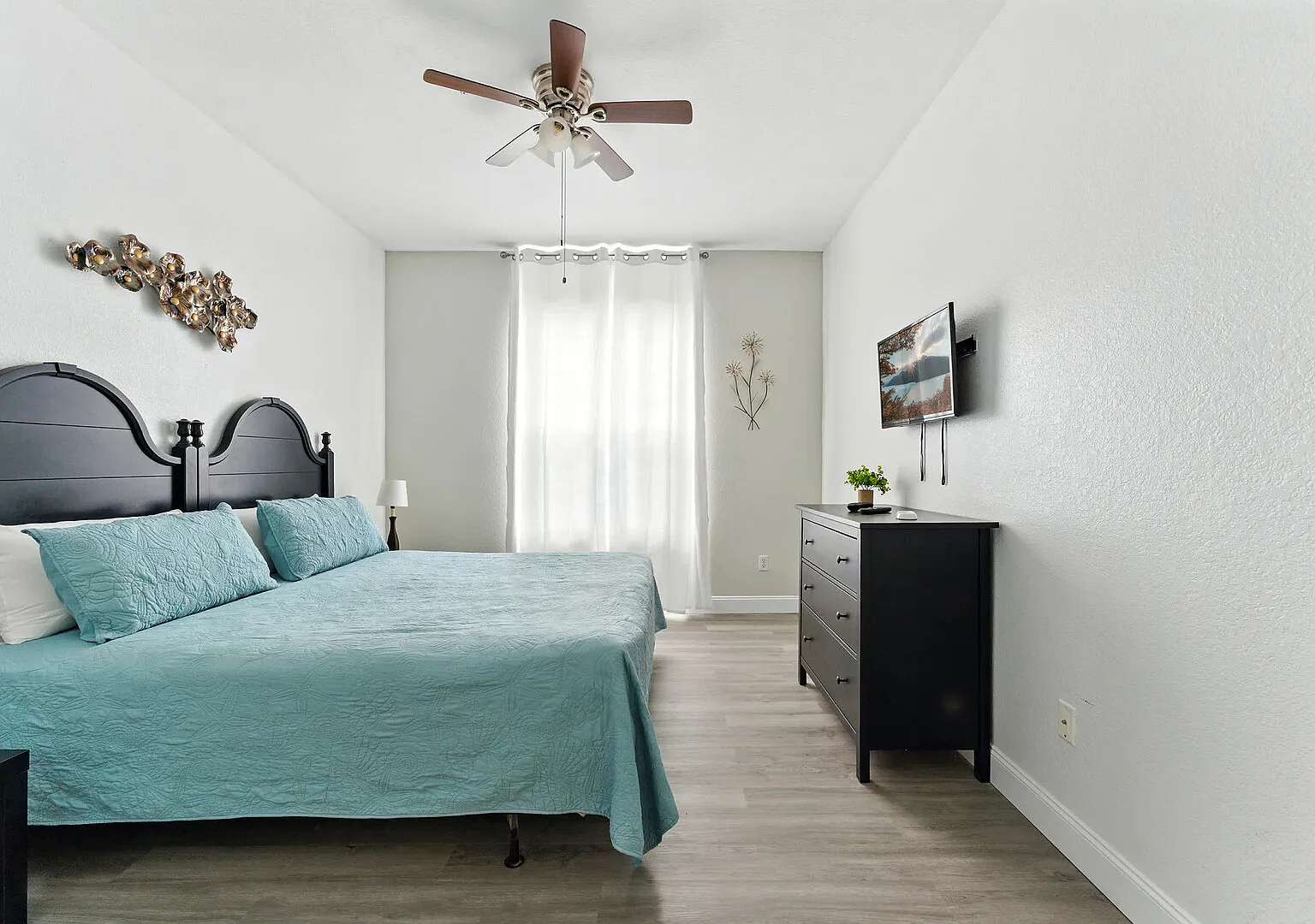 Resort Condo 3BR - Pool, Balcony, Near Disney — Photo 4