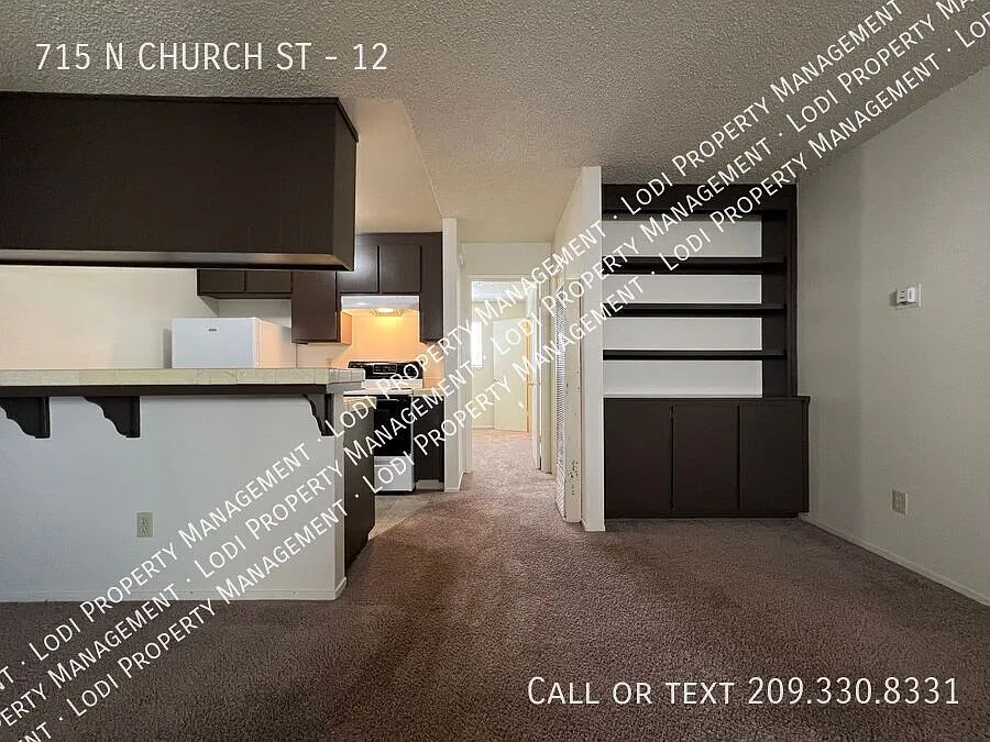 Upstairs 1 Bedroom Apartment — Photo 1