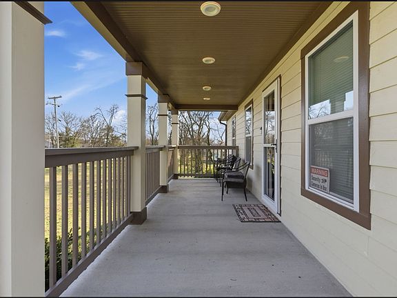 5th image of 312 Farris Ave
