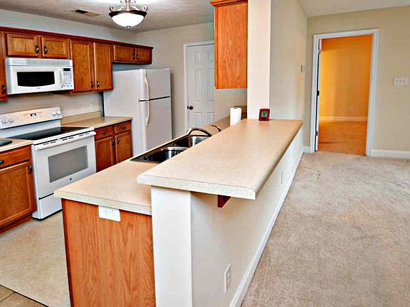 4th image of 623 Wyndhurst Dr Unit 1