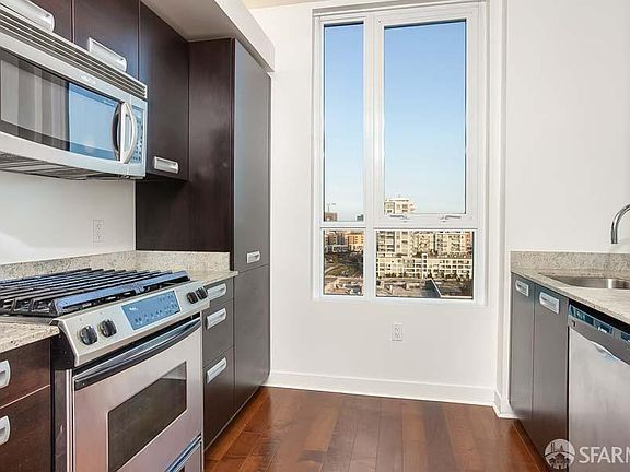 4th image of 300 Berry St Unit 1313