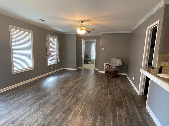 3rd image of 4043 Ivy Ln