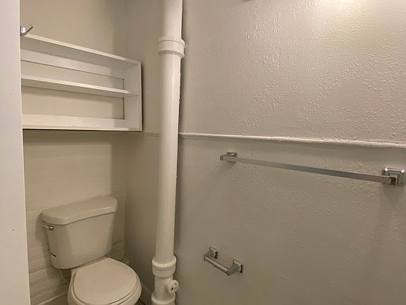 5th image of 801 W 1st St #2