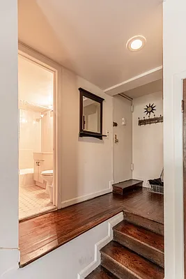 Rented by Bond New York | media 71